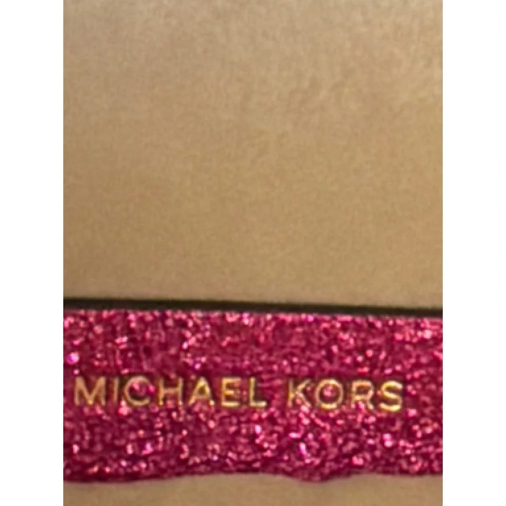 Michael Kors Heart Shaped Metallic Magenta Hot Pink Gold Chain Box Clutch